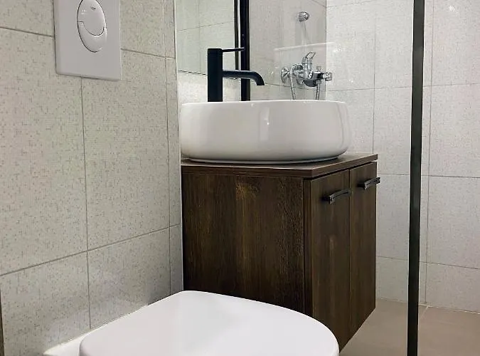 Cozy North Railway St - 4 Min Walk *