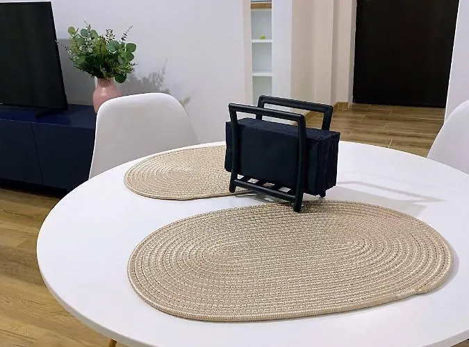 Cozy North Railway St - 4 Min Walk 부쿠레슈티